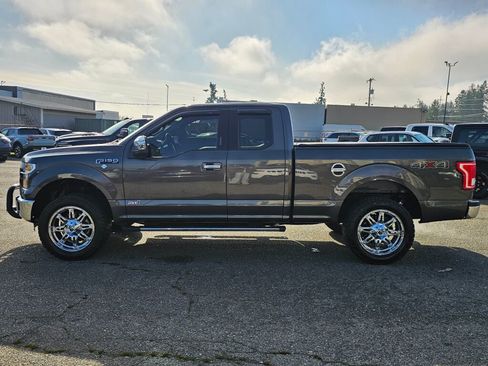 Used 2015 Ford F150 XLT w/ Equipment Group 302A Luxury image 4