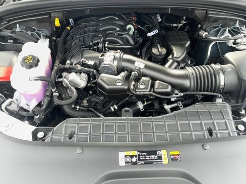 New 2025 Jeep Grand Cherokee L Laredo image 18