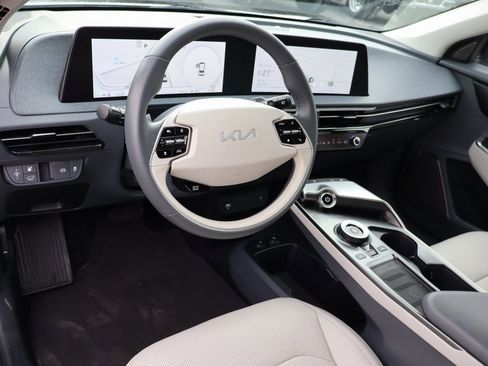 Used 2022 Kia EV6 Wind image 4