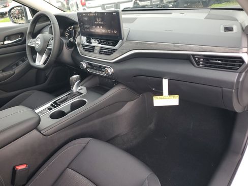 New 2025 Nissan Altima 2.5 SV w/ SV Premium Package image 11