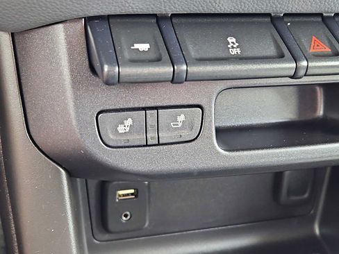 Used 2015 Chevrolet Colorado Z71 AWD/4WD image 19