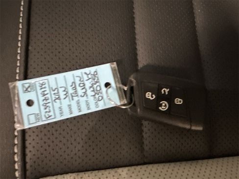 Certified 2025 Volkswagen Taos SEL image 28