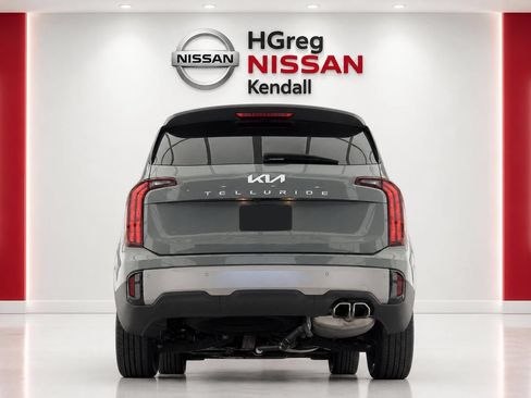 Used 2025 Kia Telluride S FWD image 6
