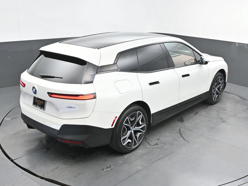 Certified 2024 BMW iX xDrive50 w/ Premium Package AWD/4WD image 37