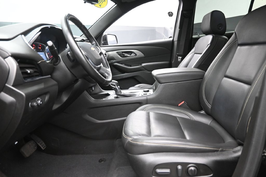 Used 2023 Chevrolet Traverse LT w/ LT Premium Package AWD/4WD image 17
