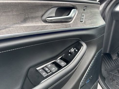 Used 2022 Jeep Grand Cherokee L Overland w/ Luxury Tech Group IV image 23