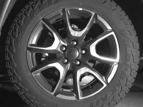 Used 2025 Jeep Compass Trailhawk AWD/4WD image 14