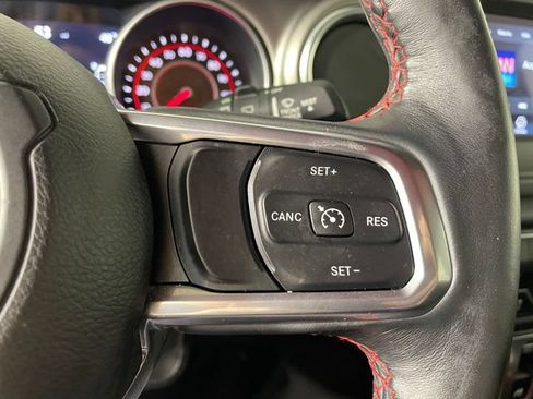 Used 2019 Jeep Wrangler Rubicon w/ Cold Weather Group AWD/4WD image 10