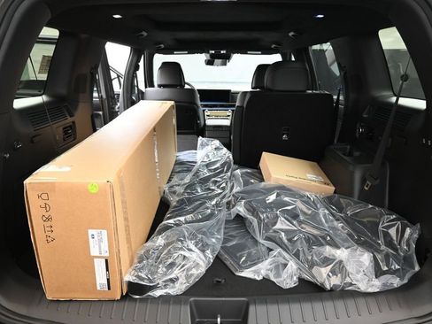 New 2026 Hyundai Santa Fe Calligraphy AWD/4WD image 17