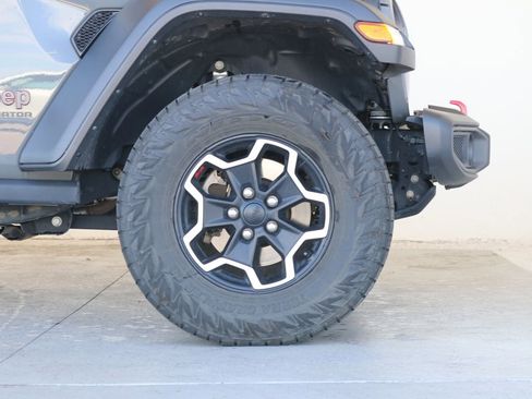 Used 2021 Jeep Gladiator Rubicon w/ Trailer Tow Package AWD/4WD image 18