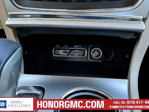 Used 2017 Jeep Grand Cherokee Limited image 16