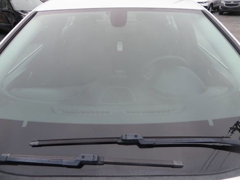 Used 2016 Chevrolet Cruze LT image 34