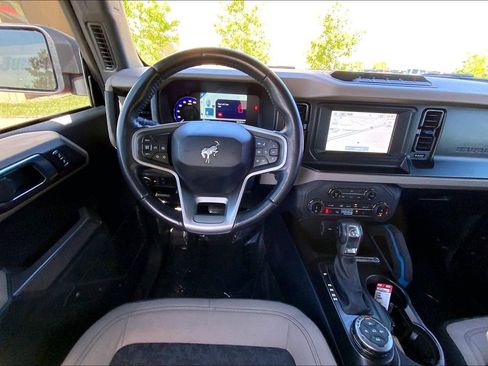 Used 2022 Ford Bronco Wildtrak AWD/4WD image 5