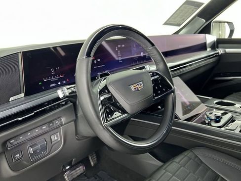 Used 2025 Cadillac Escalade ESV Sport Platinum image 36