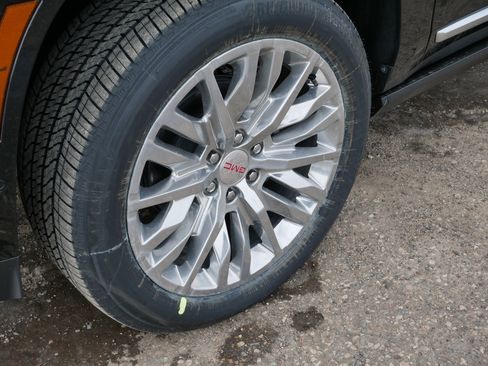 New 2026 GMC Yukon XL Denali w/ Sun & Power Step Package image 9