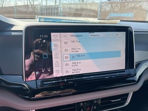 New 2026 Volkswagen Atlas Cross Sport SEL R-Line AWD/4WD image 24