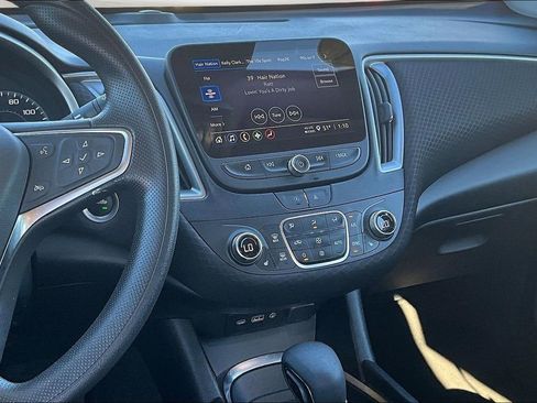 Used 2024 Chevrolet Malibu LT image 9