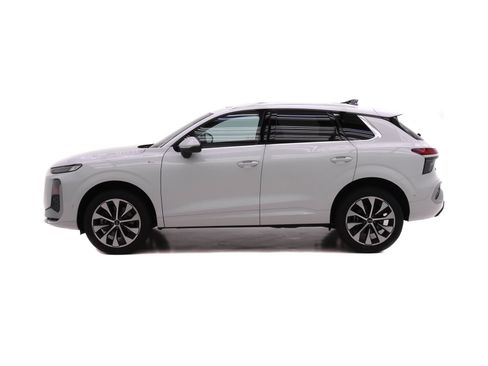New 2026 Audi Q3 quattro 2.0T AWD/4WD image 3