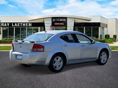 Used 2010 Dodge Avenger R/T FWD image 5