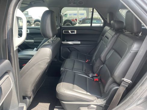 Used 2023 Ford Explorer XLT w/ Equipment Group 202A AWD/4WD image 14