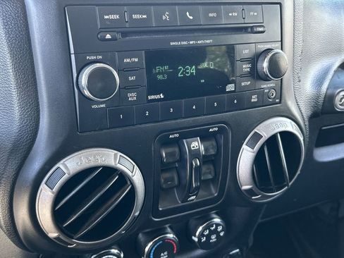Used 2015 Jeep Wrangler Unlimited Sport AWD/4WD image 13