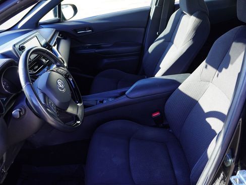 Used 2018 Toyota C-HR XLE image 15