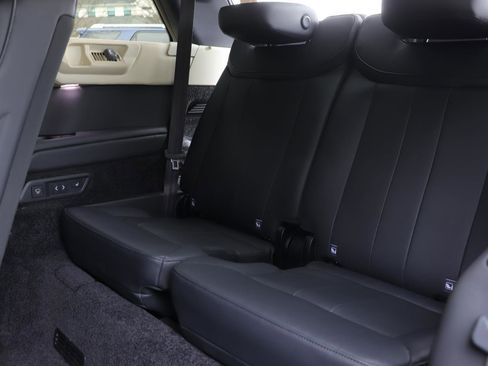 Used 2023 Land Rover Range Rover Long Wheelbase Autobiography image 15