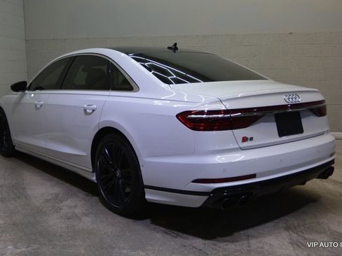 Used 2020 Audi S8 L w/ S8 Executive Package image 3