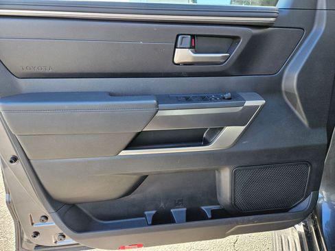 Used 2025 Toyota Sequoia SR5 AWD/4WD image 15
