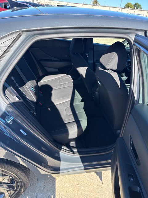 Used 2026 Hyundai Elantra SEL FWD image 13
