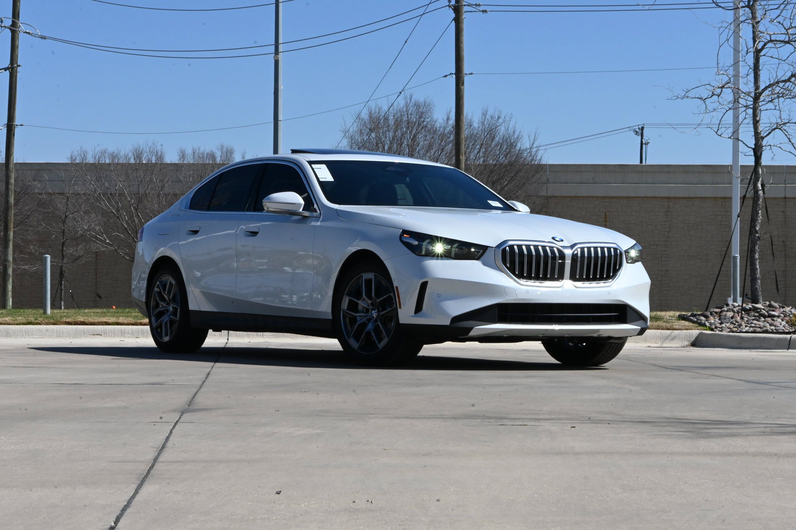 Used 2026 BMW 530i w/ Premium Package RWD image 1