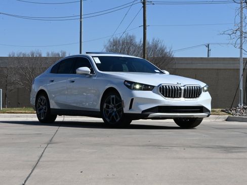 Used 2026 BMW 530i w/ Premium Package RWD image 1
