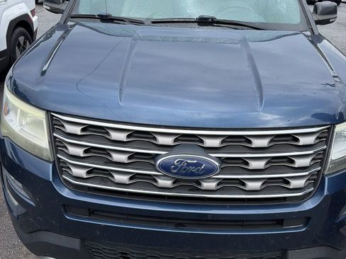 Used 2017 Ford Explorer XLT w/ Equipment Group 202A AWD/4WD image 1