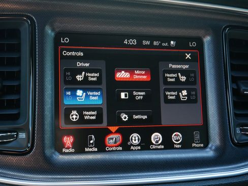 Used 2015 Dodge Challenger R/T Scat Pack w/ Leather Interior Group RWD image 31