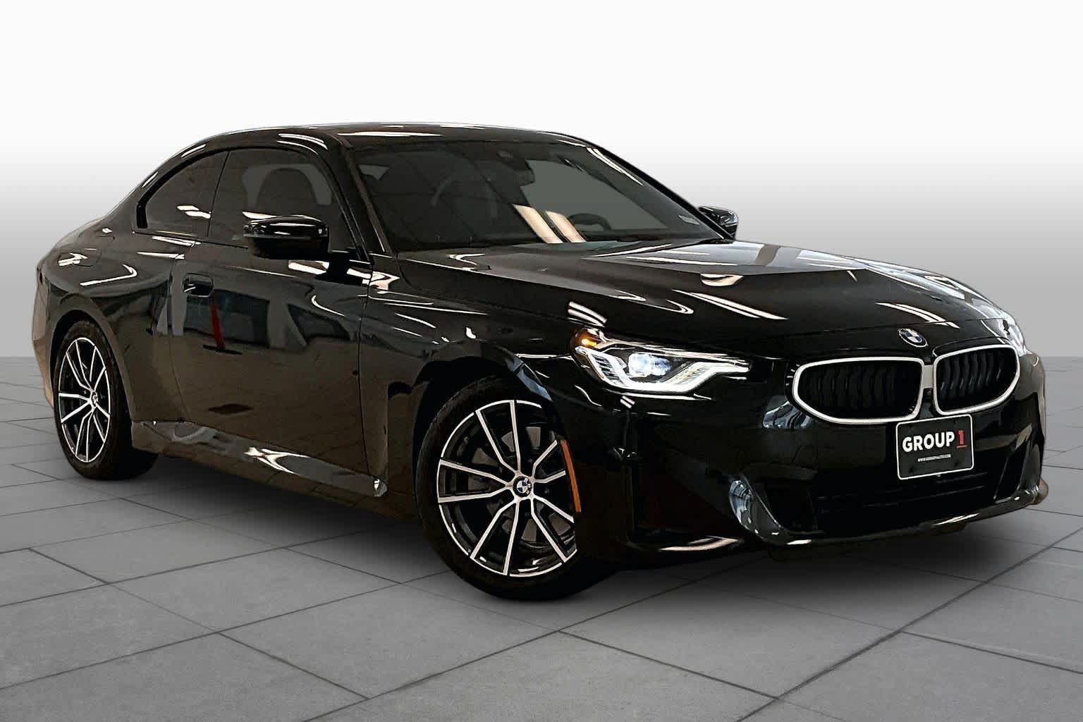 Used 2025 BMW 230i Coupe RWD image 2