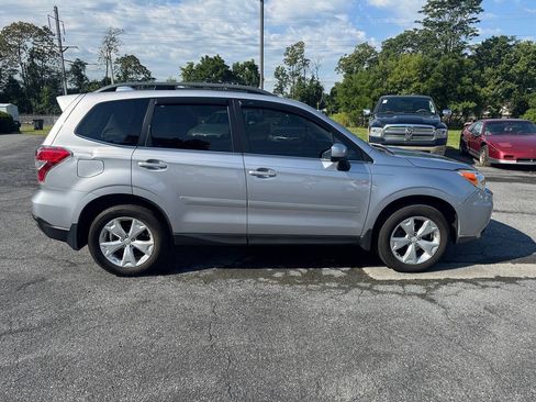 Used 2016 Subaru Forester 2.5i Limited AWD/4WD image 10