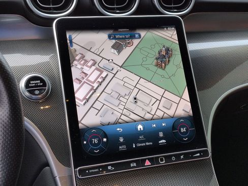 Used 2024 Mercedes-Benz GLC 300 4MATIC image 21