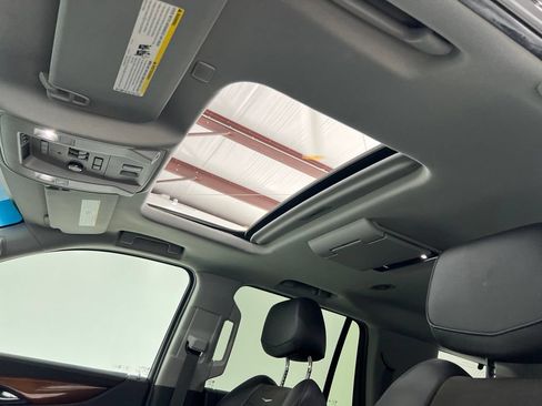 Used 2018 Cadillac Escalade Premium Luxury AWD/4WD image 18