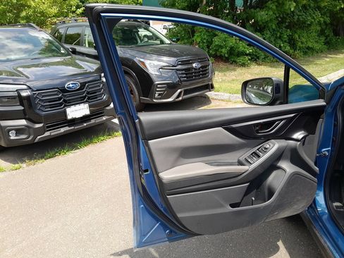 Used 2021 Subaru Crosstrek 2.5i Sport w/ Moonroof Package AWD/4WD image 11