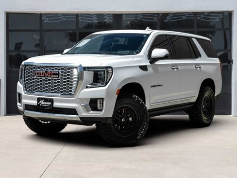 Used 2021 GMC Yukon Denali w/ Denali Premium Package AWD/4WD image 1