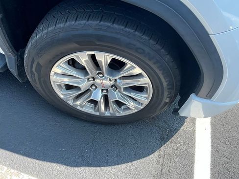 Used 2019 GMC Sierra 1500 Denali w/ Technology Package AWD/4WD image 4