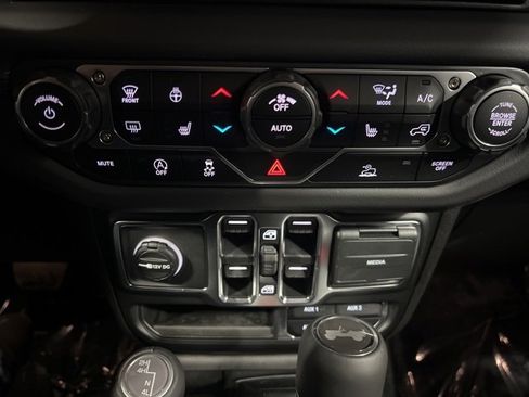 New 2025 Jeep Wrangler Sahara image 40