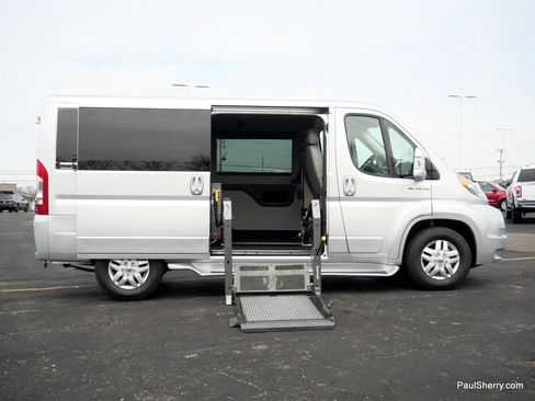 Used 2017 RAM ProMaster 1500 w/ Premium Appearance Group FWD image 9
