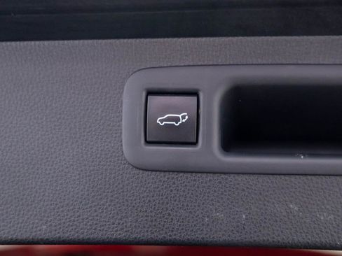 Used 2022 Toyota Highlander XLE image 30