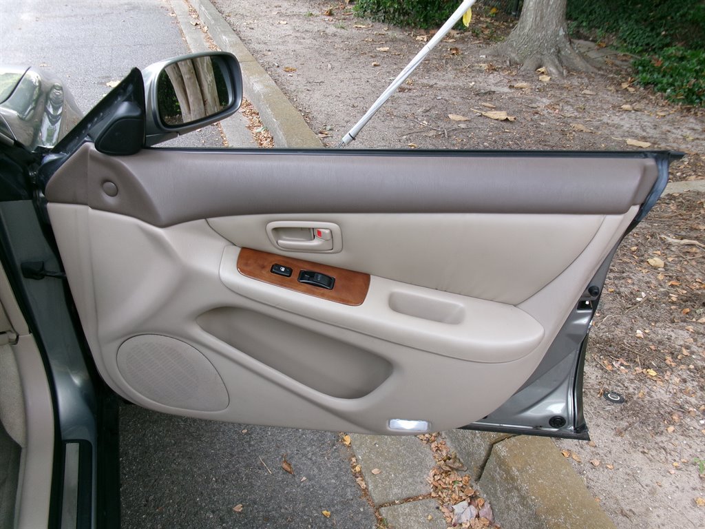 Used 2001 Lexus ES 330 w/ Lexus Value Pkg FWD image 15