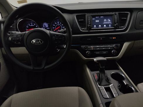 Used 2021 Kia Sedona LX FWD image 22