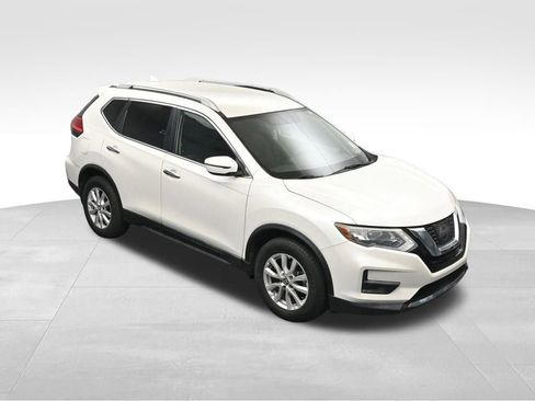 Used 2017 Nissan Rogue SV FWD image 24