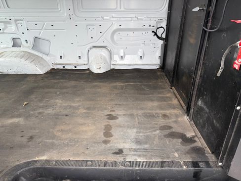 Used 2007 Ford E-250 and Econoline 250 image 8