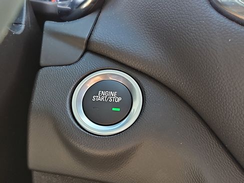Used 2024 Chevrolet Equinox LT FWD image 22