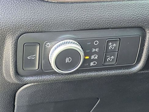 Used 2022 Ford Explorer Limited w/ Equipment Group 301A image 10